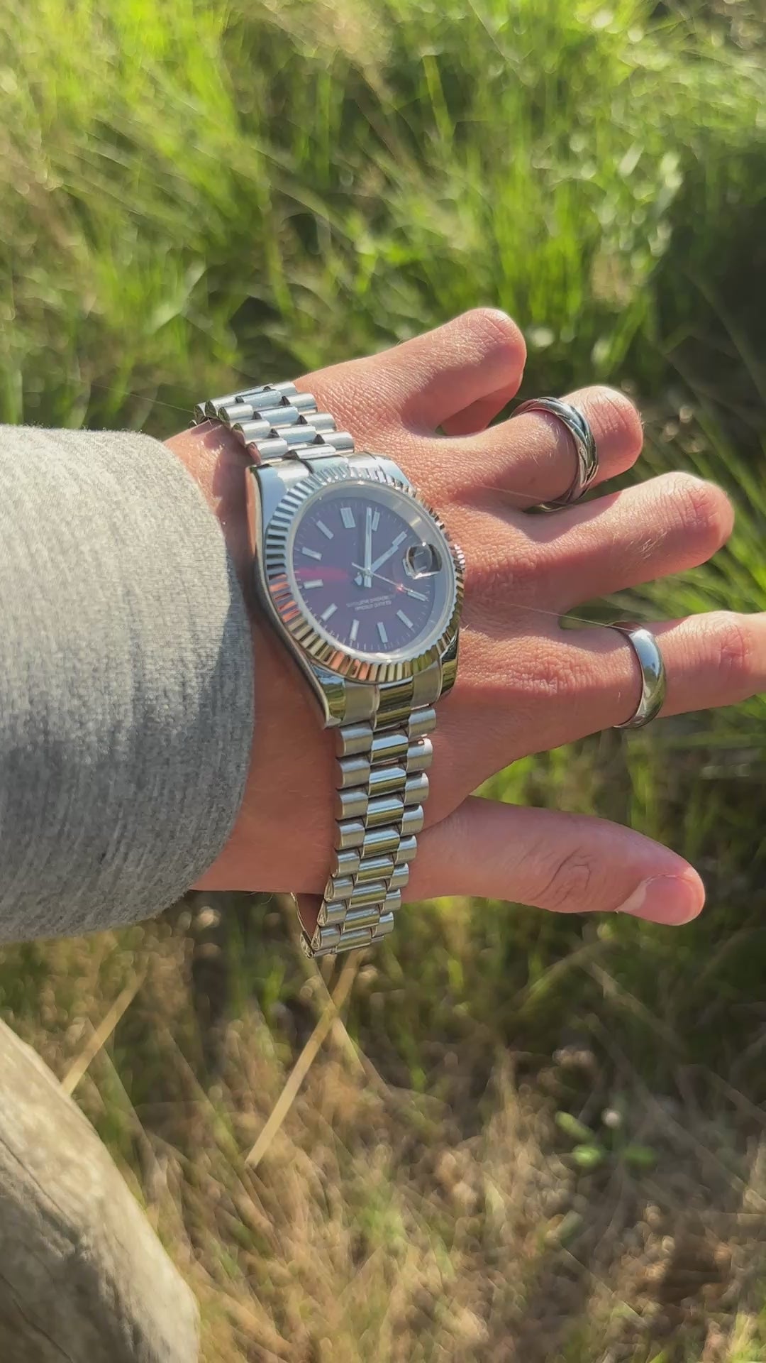 Chrome Red dial watch I Elusivy